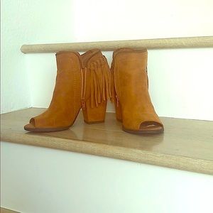 DV Dolce Vita open toe ankle boot, bootie, sz 6